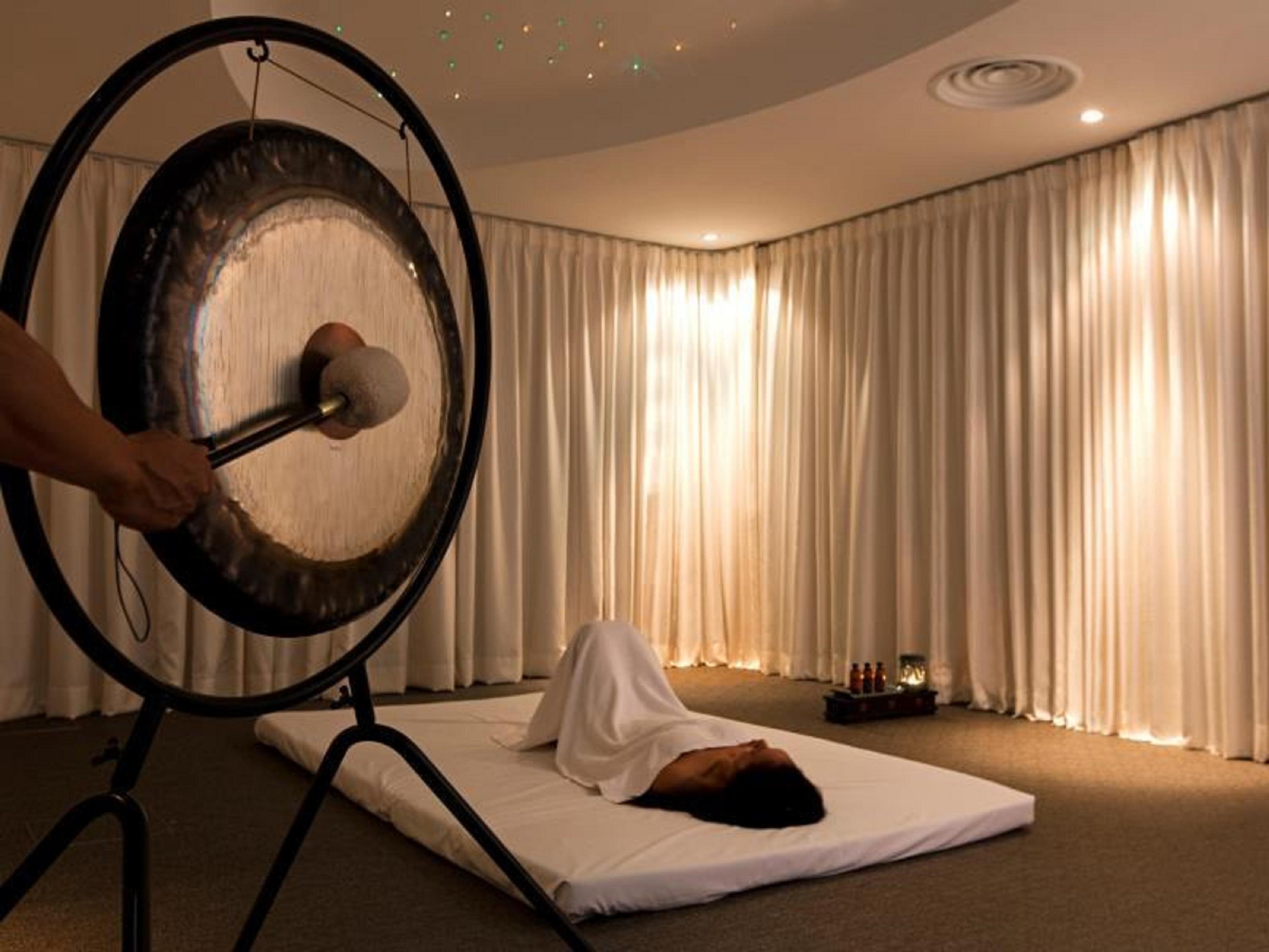 Hotel The Ritz-Carlton, Kuala Lumpur Exterior foto Gong therapy