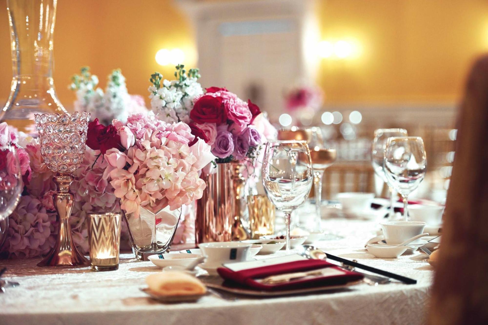 Hotel The Ritz-Carlton, Kuala Lumpur Exterior foto A table set for a formal dinner