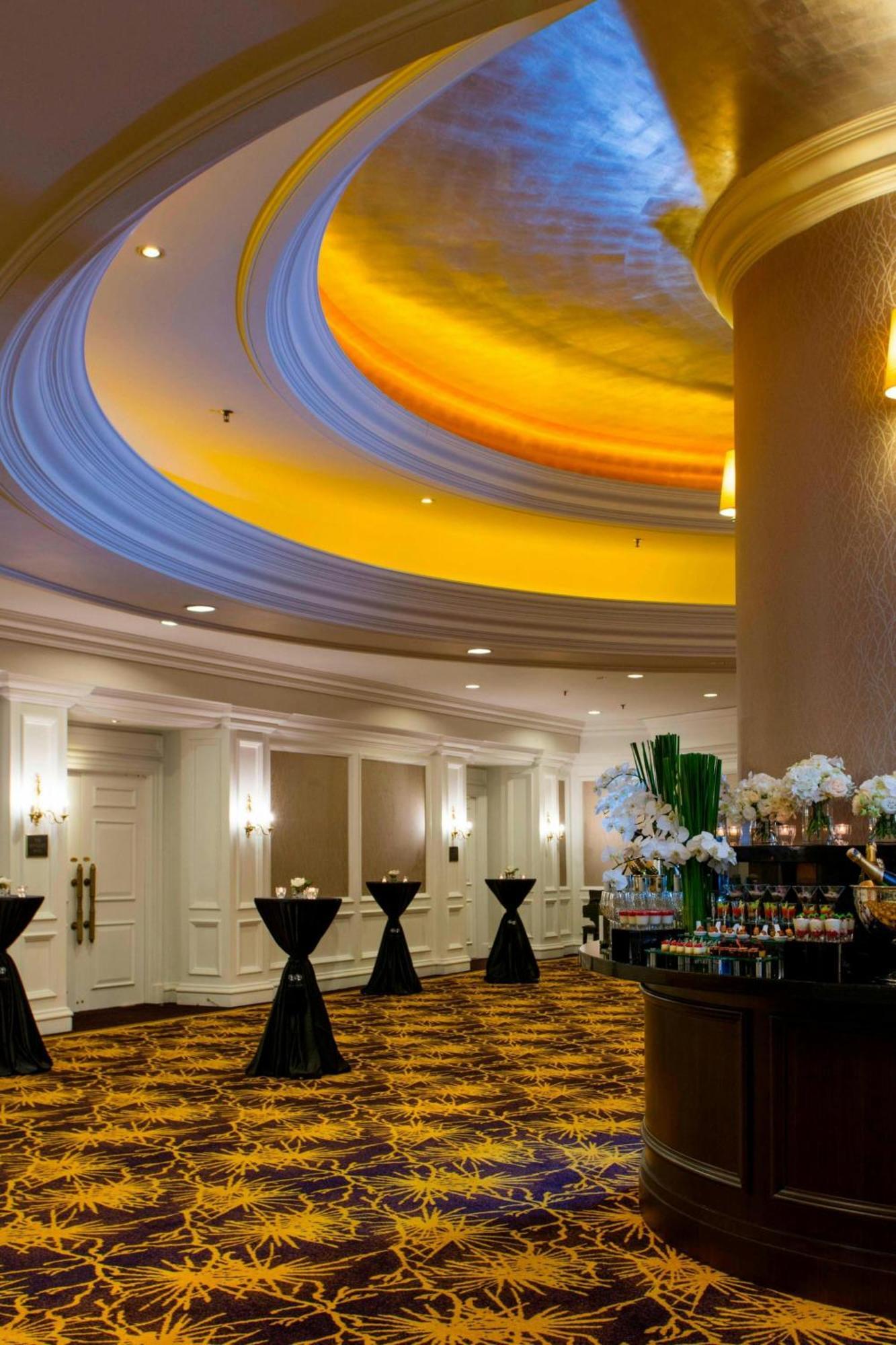 Hotel The Ritz-Carlton, Kuala Lumpur Exterior foto The lobby of the hotel