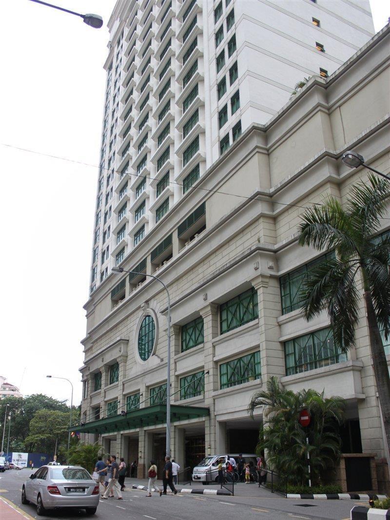 Hotel The Ritz-Carlton, Kuala Lumpur Exterior foto The facade of the building